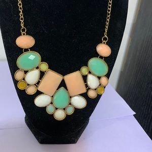 Beautiful statement necklace jewelry 17 1/2”